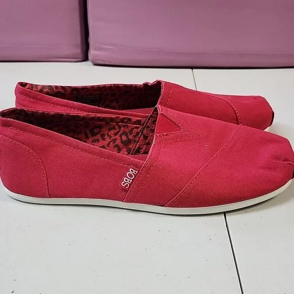 Bobs By Skechers 8.5 Red Canvas Pull Ons - NWOT - Picture 4 of 7